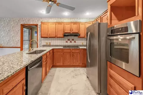Kitchen - 487 Ridge Rd, Cheraw, SC 29520 photo 5 of 9