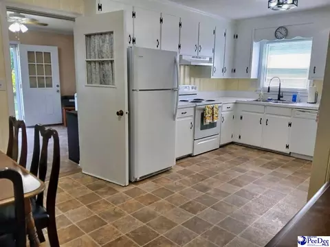 Kitchen - 608 Diane Dr, Cheraw, SC 29520 photo 2 of 2
