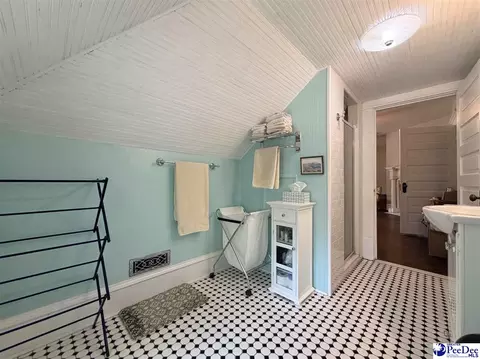 601 E Washington St, Dillon, SC 29536 photo 35
