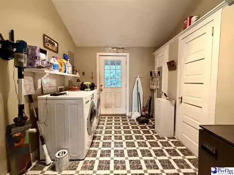 601 E Washington St, Dillon, SC 29536 photo 28
