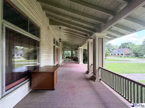 601 E Washington St, Dillon, SC 29536 photo 6