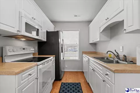 3135 Combray Cir, Florence, SC 29501 photo 6
