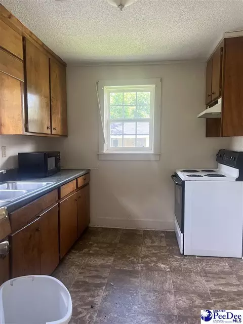 713 Seaboard Ave, Mullins, SC 29574 photo 7