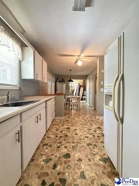 546 Lakeside Ct, Dillon, SC 29536 photo 8