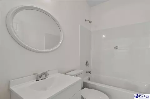 Bath - 609 E Pine St, Florence, SC 29506 photo 3 of 5