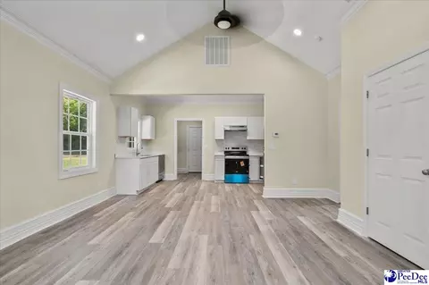 609 E Pine St, Florence, SC 29506 photo 10