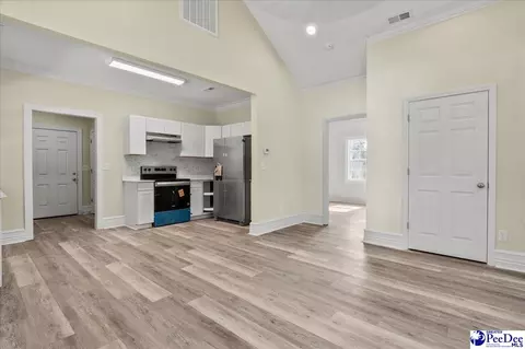 609 E Pine St, Florence, SC 29506 photo 11