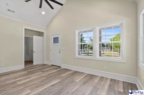 Living - 609 E Pine St, Florence, SC 29506 photo 2 of 6