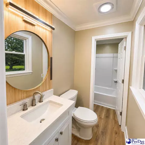 Bath - 700 E Candy Ln, Florence, SC 29505 photo 3 of 4