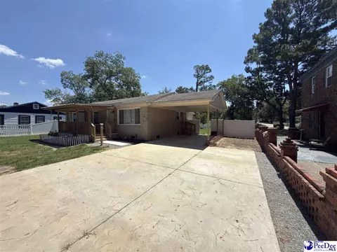 613 Dunlop St Ext, Marion, SC 29571