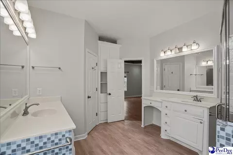 Bath - 2840 Liberty Dr, Florence, SC 29501 photo 2 of 7