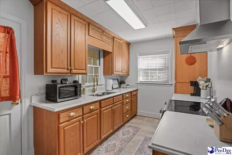 Kitchen - 59 Lynn Ave, Cheraw, SC 29520 photo 1 of 5