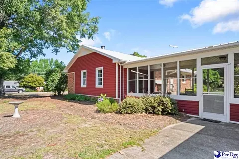 Exterior - 305 Dianne Dr, Cheraw, SC 29520 photo 8 of 8