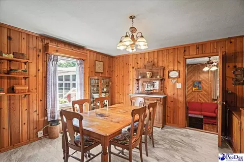 Dining - 305 Dianne Dr, Cheraw, SC 29520 photo 1 of 3