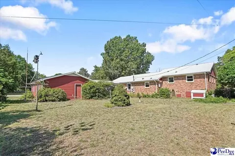 Exterior - 305 Dianne Dr, Cheraw, SC 29520 photo 6 of 8