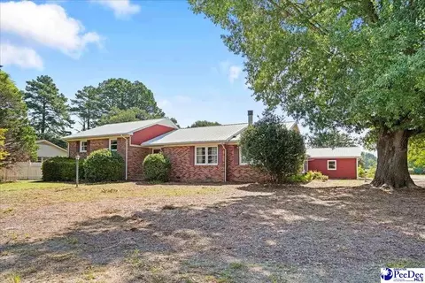 Exterior - 305 Dianne Dr, Cheraw, SC 29520 photo 2 of 8