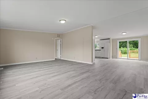 Living - 2797 Old Manning Rd, Scranton, SC 29591 photo 1 of 9