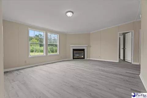 Living - 2797 Old Manning Rd, Scranton, SC 29591 photo 6 of 9