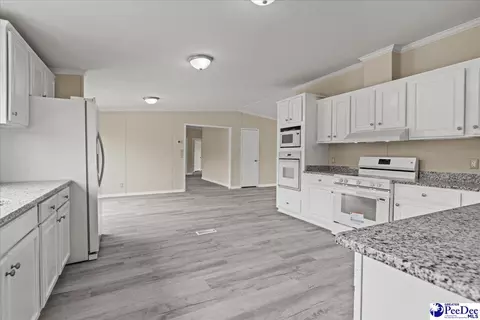 Kitchen - 2797 Old Manning Rd, Scranton, SC 29591 photo 4 of 4