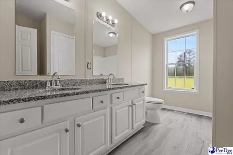 Bath - 2797 Old Manning Rd, Scranton, SC 29591 photo 3 of 4