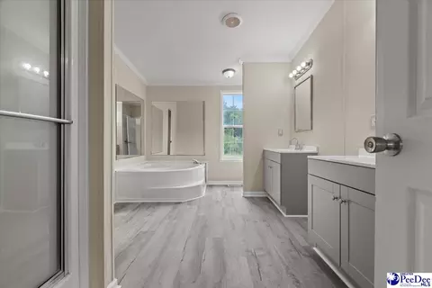 Bath - 2797 Old Manning Rd, Scranton, SC 29591 photo 1 of 4