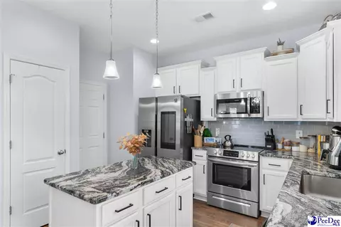 Kitchen - 403 Dunbarton Ct, Conway, SC 29526 photo 2 of 4