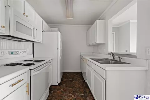 Kitchen - 523 3rd Loop Rd UNIT D, Florence, SC 29505 photo 1 of 3