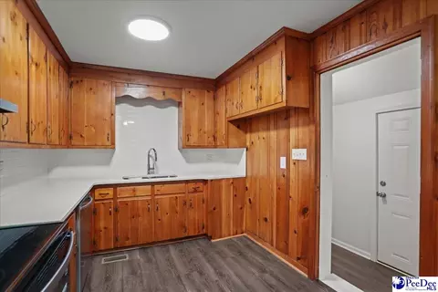 Kitchen - 403 Diane Dr, Cheraw, SC 29520 photo 1 of 4
