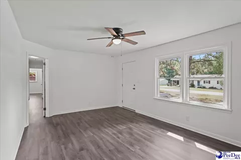 Living - 403 Diane Dr, Cheraw, SC 29520 photo 1 of 2
