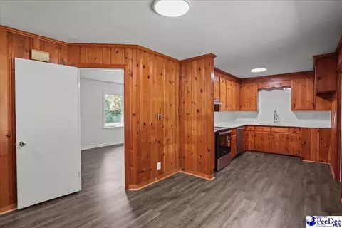 Kitchen - 403 Diane Dr, Cheraw, SC 29520 photo 2 of 4