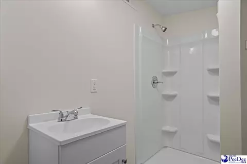 Bath - 403 Diane Dr, Cheraw, SC 29520 photo 1 of 4