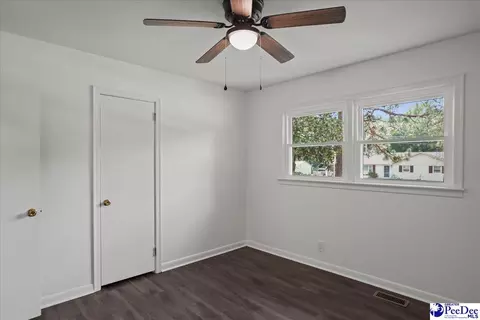 Bedroom - 403 Diane Dr, Cheraw, SC 29520 photo 3 of 4