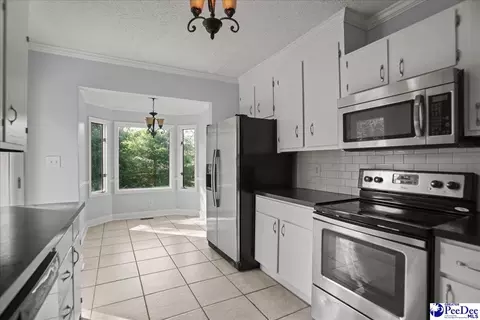 Kitchen - 206 State Rd, Cheraw, SC 29520 photo 4 of 4