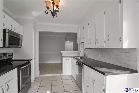 Kitchen - 206 State Rd, Cheraw, SC 29520 photo 2 of 4
