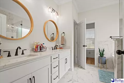 Bath - 4073 W Eagle St, Florence, SC 29501 photo 1 of 6
