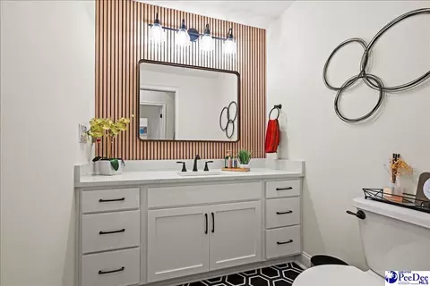 Bath - 4073 W Eagle St, Florence, SC 29501 photo 5 of 6