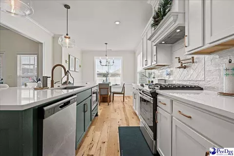 Kitchen - 4073 W Eagle St, Florence, SC 29501 photo 4 of 6