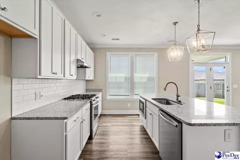 Kitchen - 1470 Summergate Dr, Florence, SC 29501 photo 3 of 4