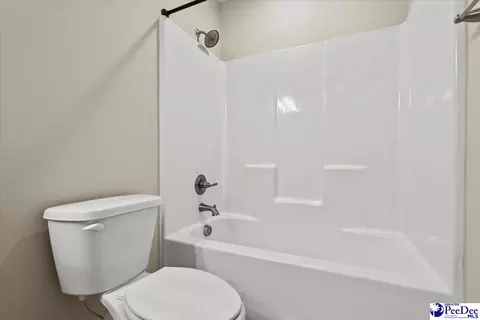 Bath - 1470 Summergate Dr, Florence, SC 29501 photo 7 of 7
