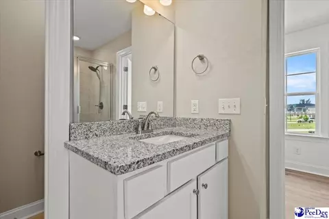 Bath - 1470 Summergate Dr, Florence, SC 29501 photo 2 of 7