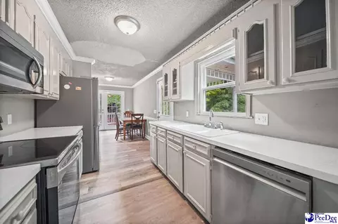 Kitchen - 261 Lakeside Dr, Hartsville, SC 29550 photo 3 of 3