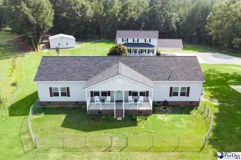 4725 S Irby St, Effingham, SC 29541