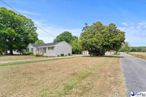 739 E Hampton St, Olanta, SC 29114 photo 2