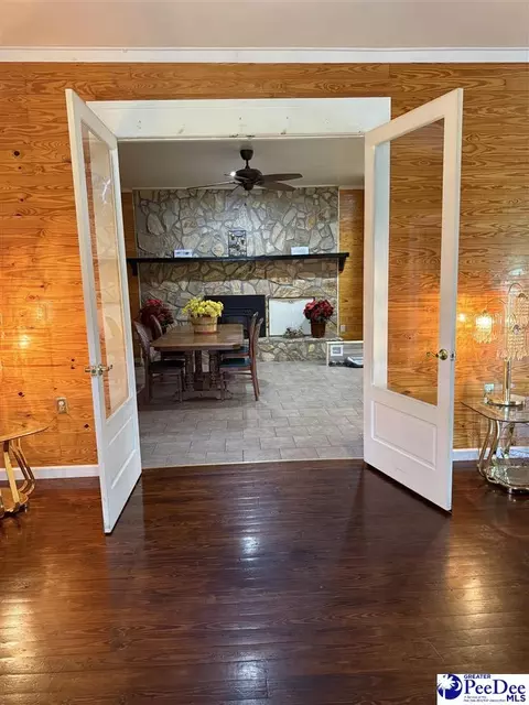 Dining - 2142 Highway 177, Wallace, SC 29596 photo 1 of 1