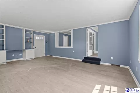 Living - 201 Highland, Latta, SC 29565 photo 4 of 5