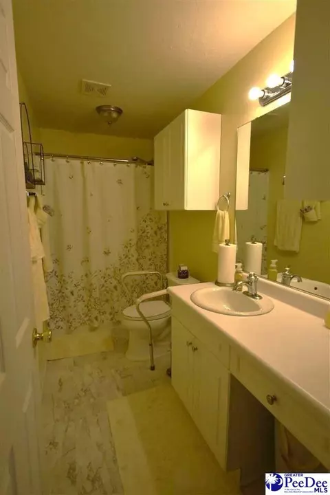 Bath - 3105 Combray Cir, Florence, SC 29501 photo 1 of 4