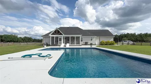 Exterior - 1119 Mclaughlin Rd, Effingham, SC 29541 photo 10 of 16