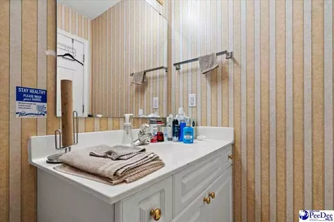 Bath - 3231 Strada Mateo, Florence, SC 29501 photo 4 of 4