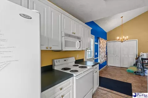 Kitchen - 3231 Strada Mateo, Florence, SC 29501 photo 3 of 4