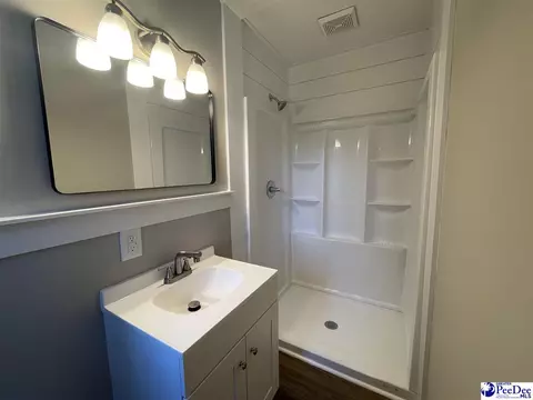 Bath - 222 E Grace Dr, Florence, SC 29505 photo 3 of 3
